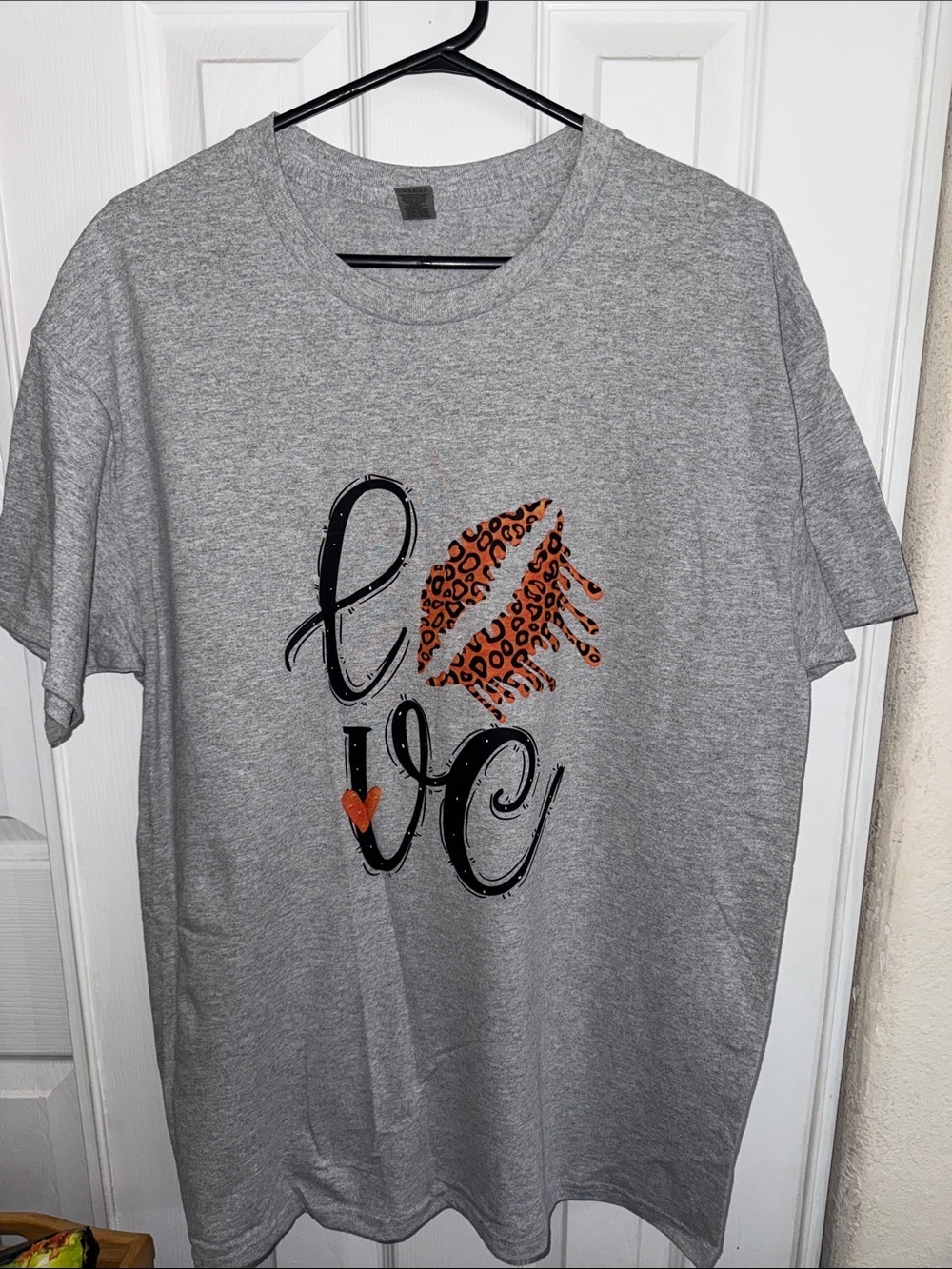 Gildan Gray Short Sleeve Tee with Love Lips Script - Picture 6 of 9